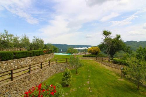 Molin Bianco-pian D'usciano Villa Sleeps 20 Pool