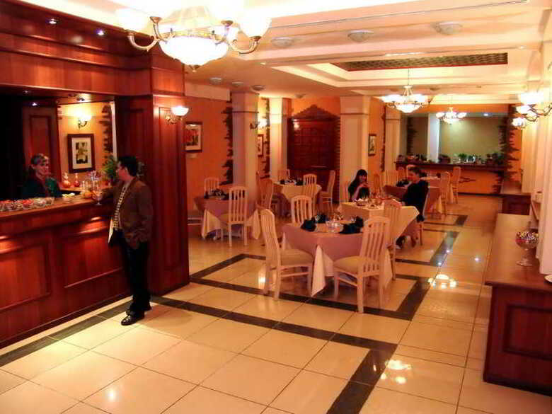 Le Grande Plaza Hotel