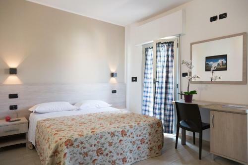 Hotel Saint Tropez - Pineto