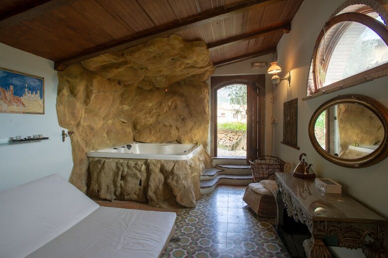 Hotel La Belle Evoque