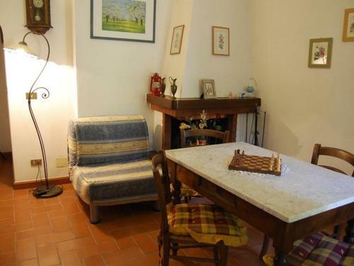 Radicofani Villa Sleeps 12 Pool Wifi