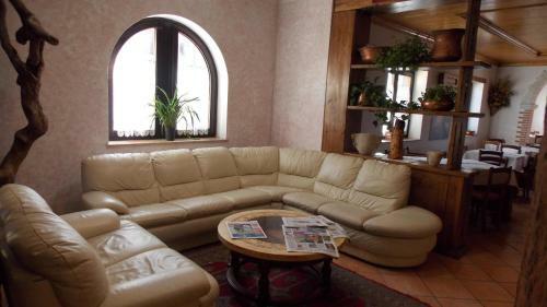 Hotel Altopiano Delle Rocche