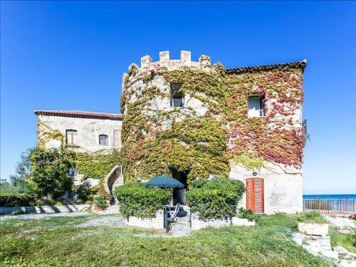 Historical Villa In Calabria With Colourful Garden