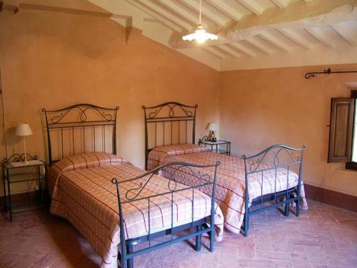Strada Villa Sleeps 17 Pool Wifi