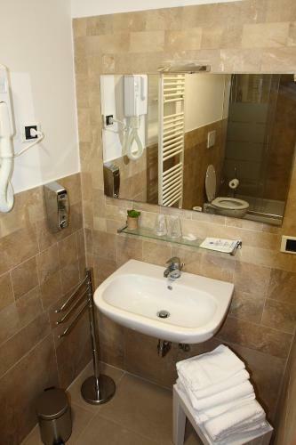 Hostal My Domus