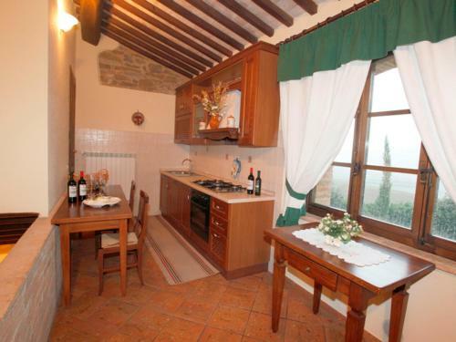 Torrenieri Villa Sleeps 10 Pool Wifi