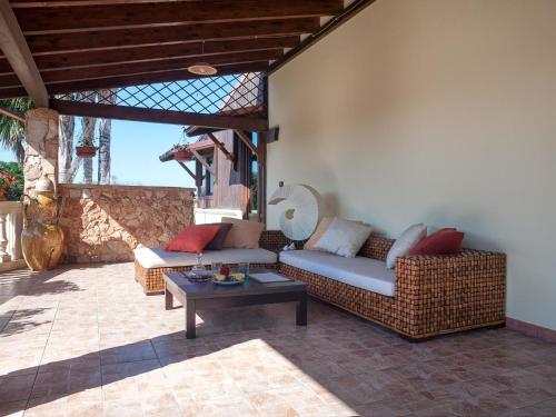 Gorgeous Villa In Marina Di Mancaversa Near Sea