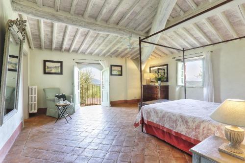 Stignano Villa Sleeps 12 Wifi