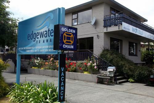 Edgewater Motel