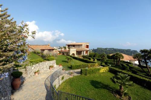 Pontone Villa Sleeps 10 Pool Air Con Wifi