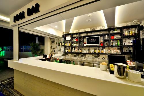 White City Beach Hotel