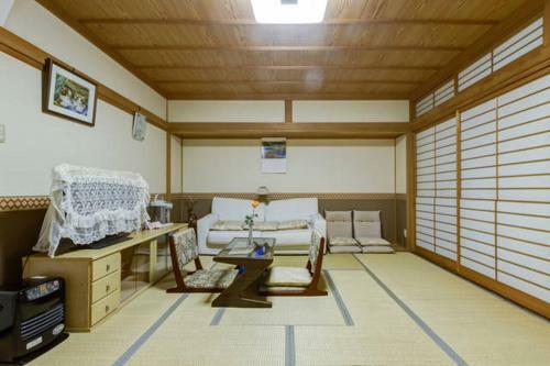 Hostal Osaka Nakayama Guesthouse
