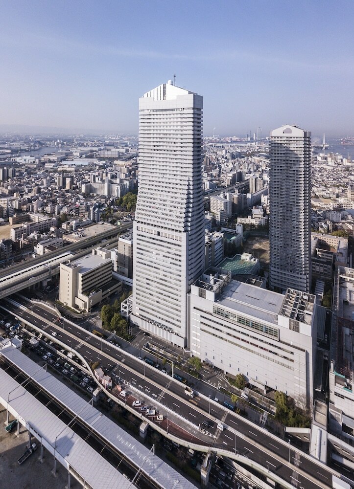 Art Hotel Osaka Bay Tower