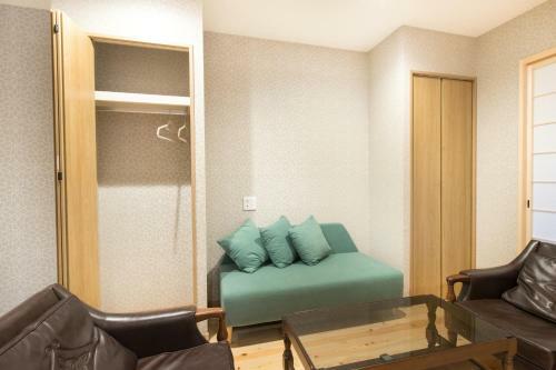 Shimanouchi Apartment