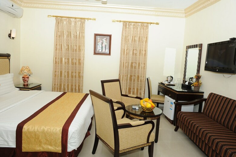 Cedar Hotel