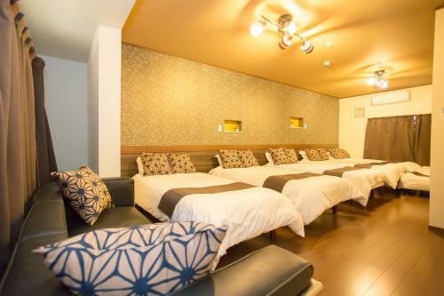 Hostal Apapane Nijo Guest House