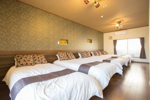 Hostal Apapane Nijo Guest House