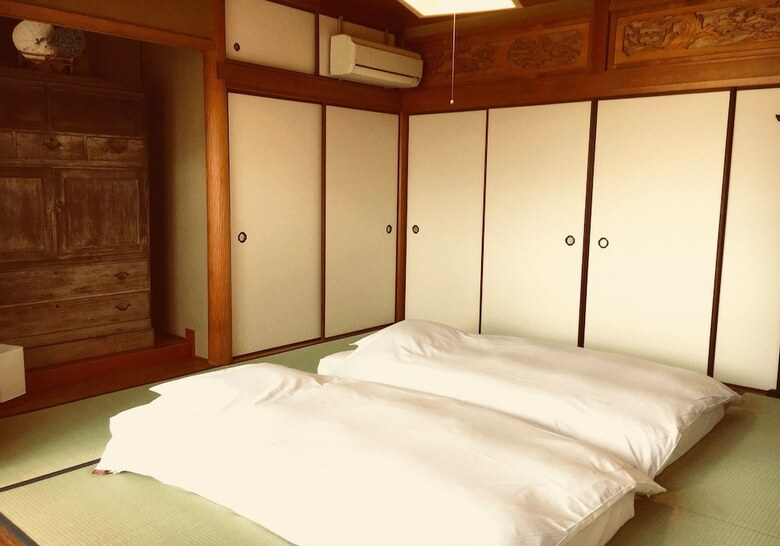 Hostal Uno Port Inn