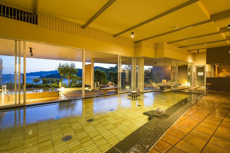Toba Seaside Hotel