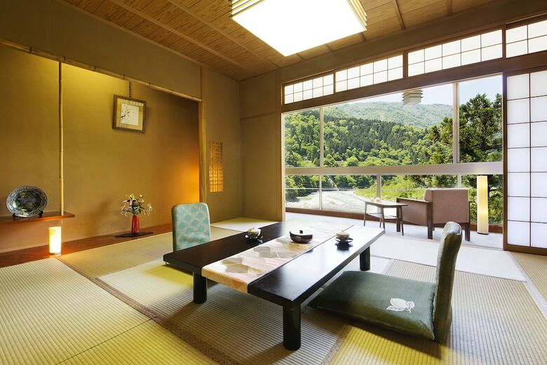 Kurobe Unazukionsen Togen