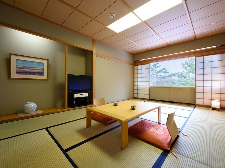 Hotel Urabandai Lake Resort