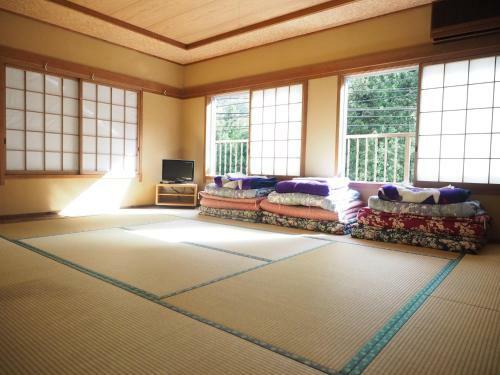 Hostal Iya Vine Bridge Guest House