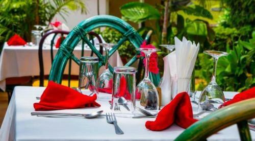 Hotel Izaak Walton Inn