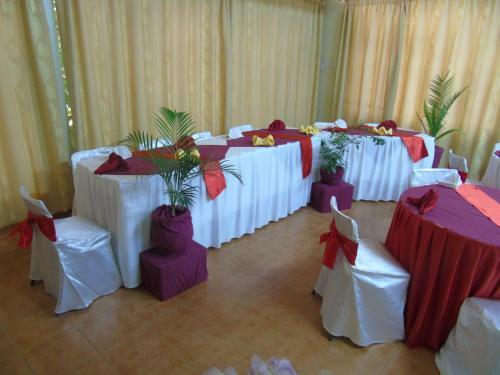 Palmers Hotel Ltd