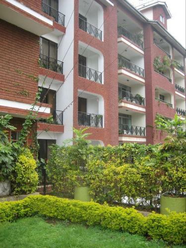 Court Apartments Samra