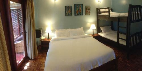 Hotel Amani Gardens Inn