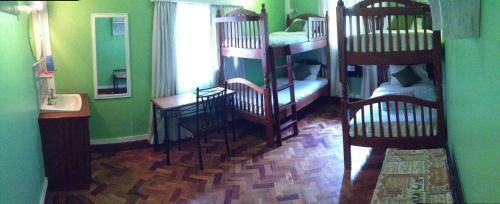 Hotel Amani Gardens Inn
