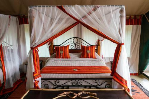 Lodge Mara Big Five Camp