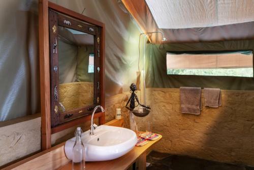 Lodge Mara Big Five Camp