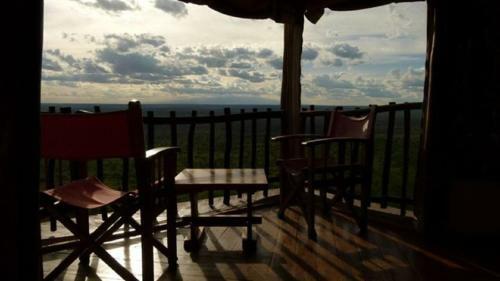 Lions Bluff Lodge