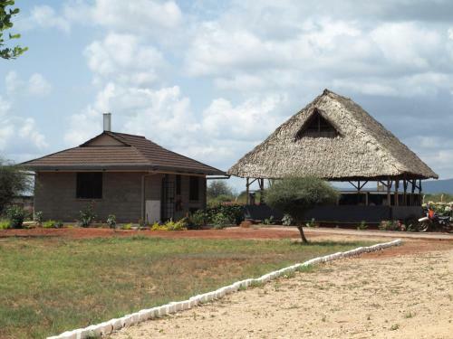 Hostal Voi Lutheran Guesthouse
