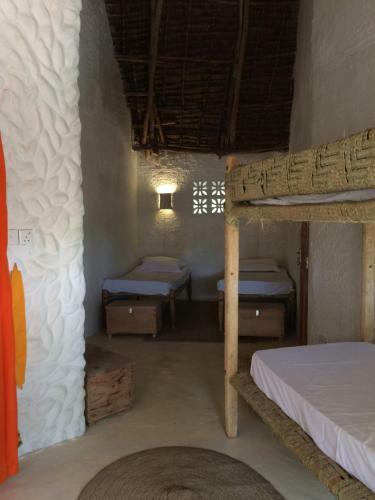 Hotel On-the-beach Backpackers