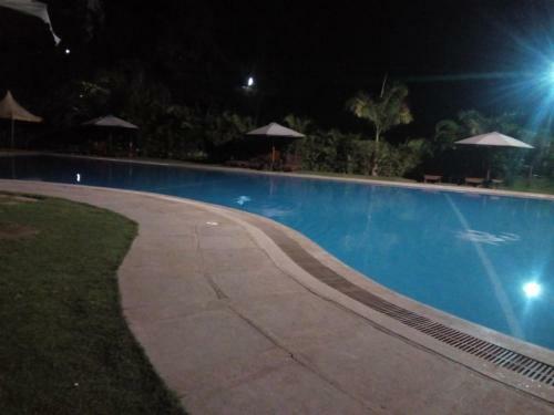 Sunset Apartments S6