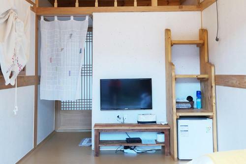 Hostal Yeonwoodang Guesthouse