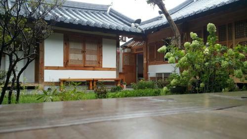 Hostal Sarangnamoo Hanok Guesthouse