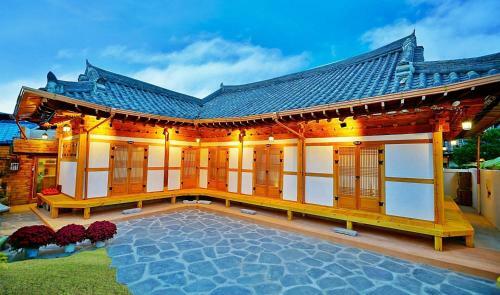 Hostal Jeonju Hanok House
