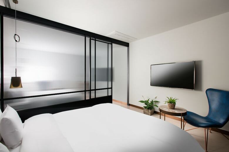 N Bridge Hotel
