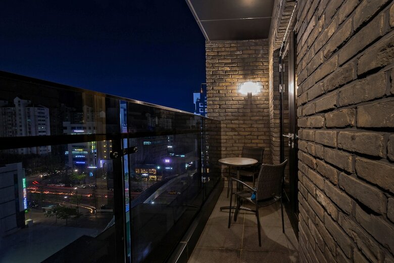 Hotel East9