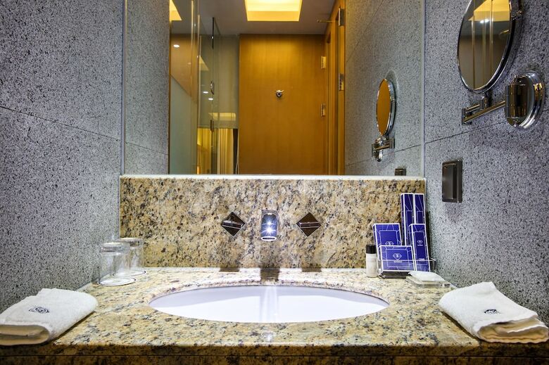 Baymond Hotel