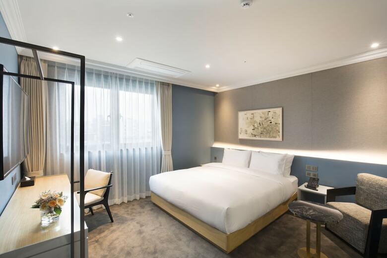 Nampo Hound Hotel Premier