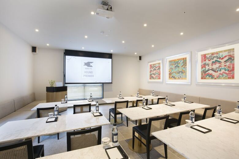 Nampo Hound Hotel Premier