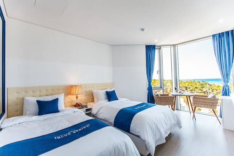 Blue Spring Hotel