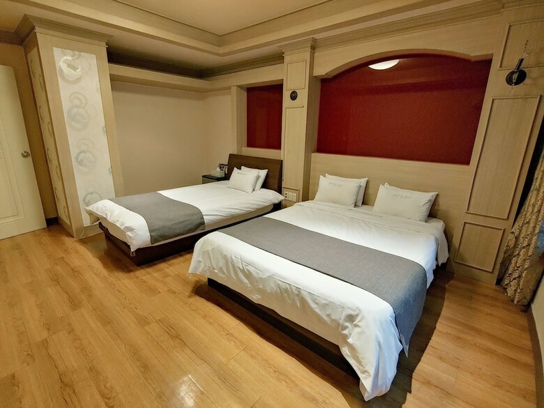 Sky Leaders Hotel