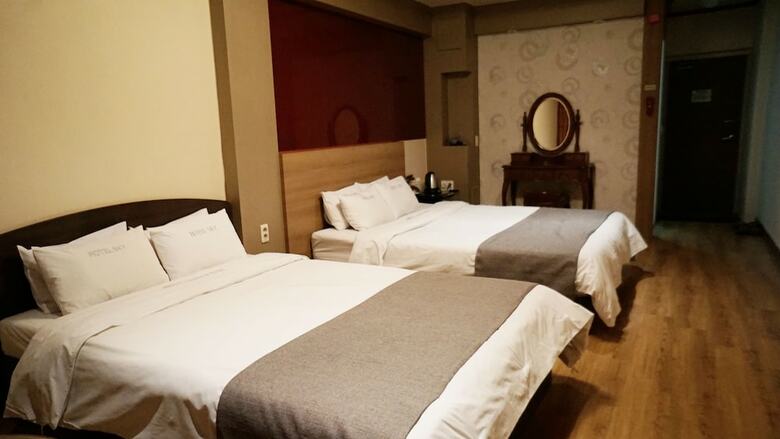 Sky Leaders Hotel