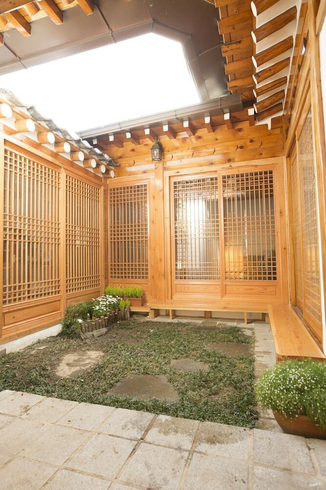 Hostal Bukchonae