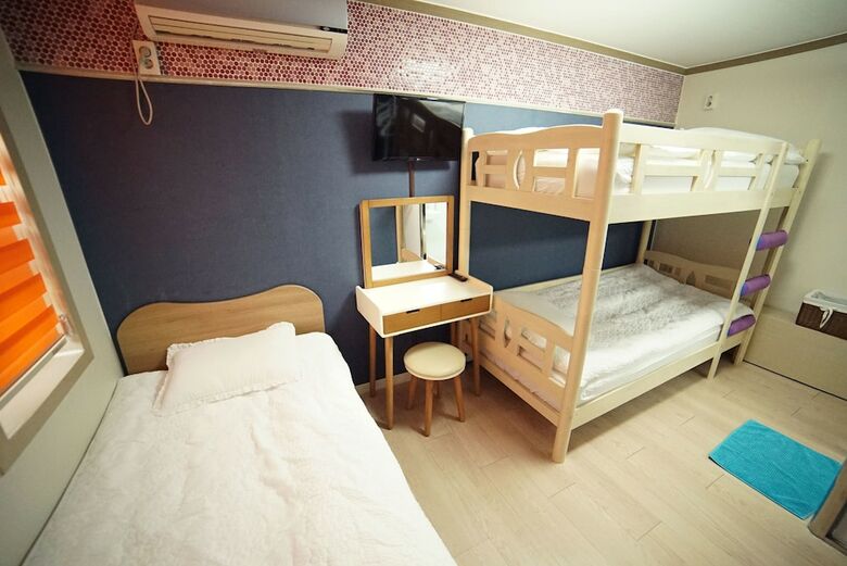 Hostal Yolo Guesthouse